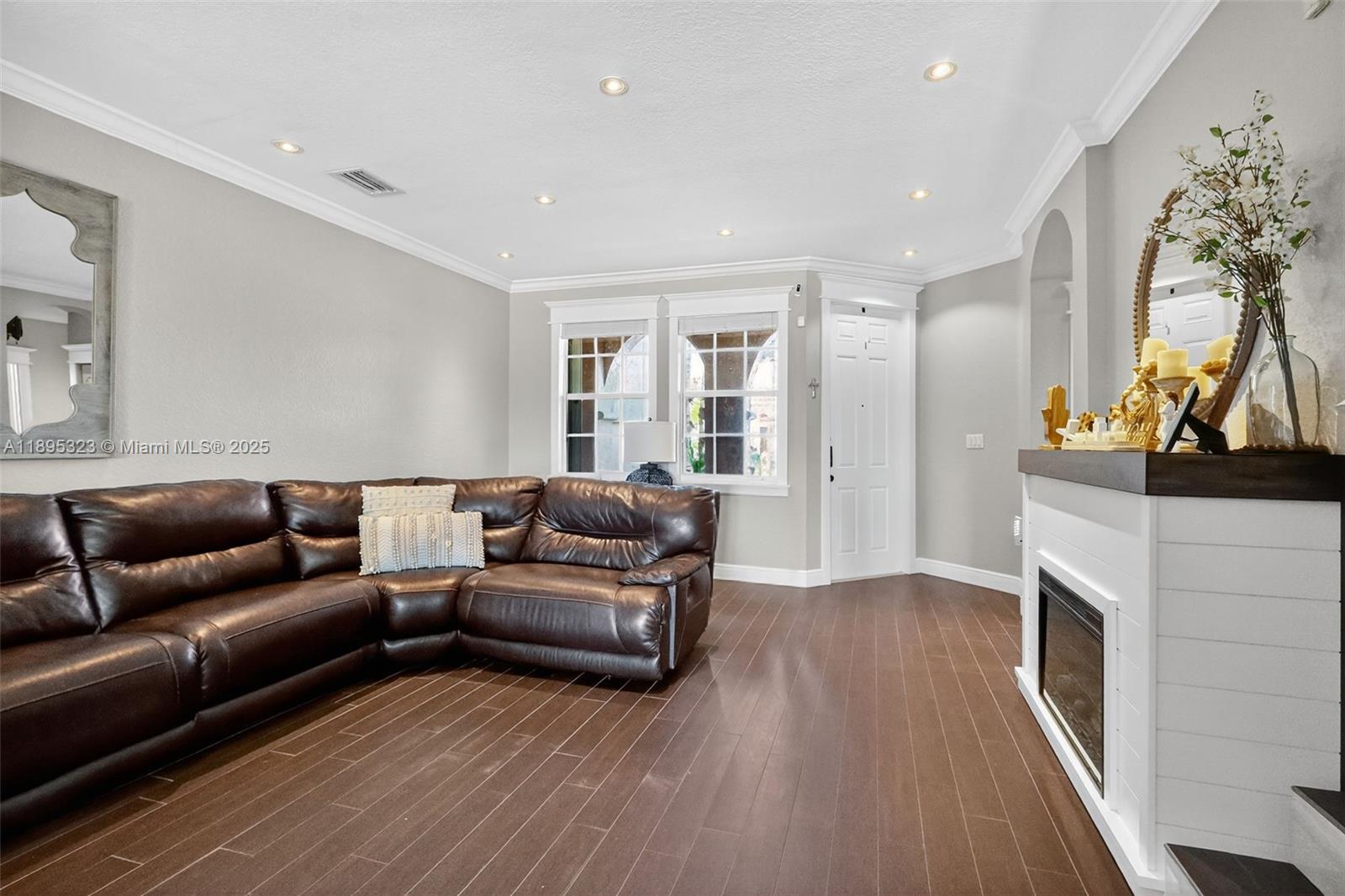 AB AT TAMIAMI TRAIL PHASE - Residential