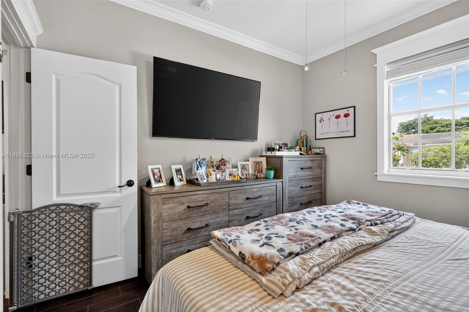 AB AT TAMIAMI TRAIL PHASE - Residential