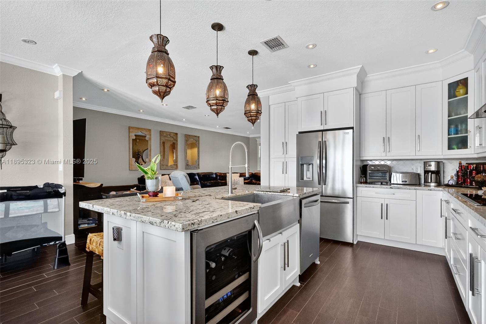 AB AT TAMIAMI TRAIL PHASE - Residential