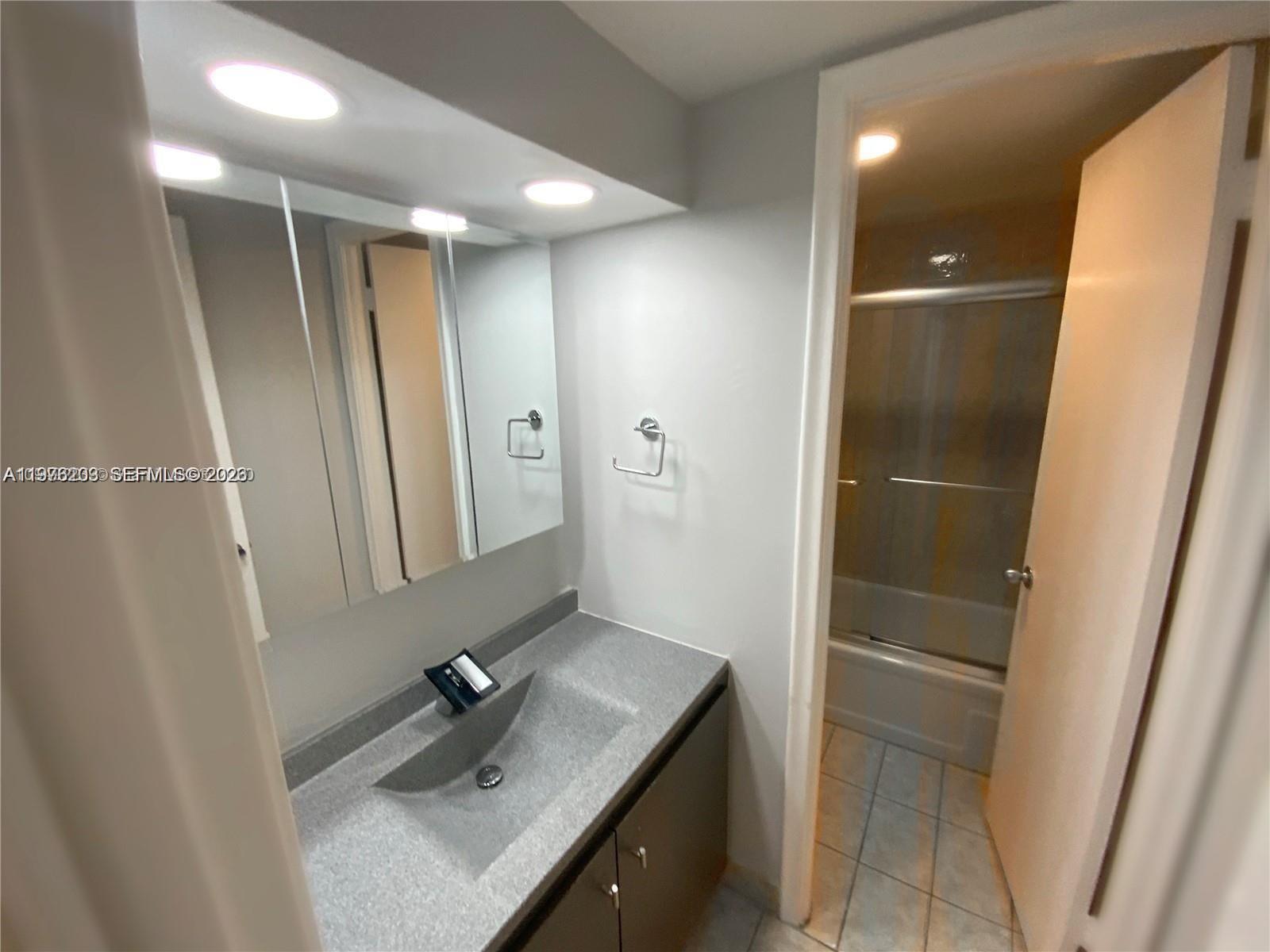 KINGS CREEK SO CONDO - Residential Lease