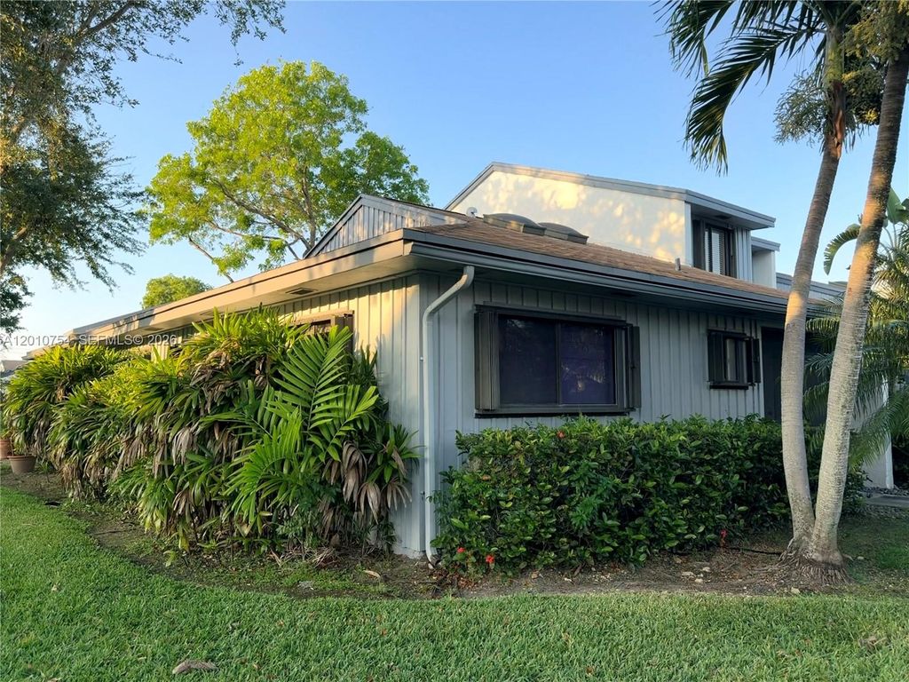 Photo of 1533 Gabriel St, Hollywood, FL 33020 (MLS # A12010754)