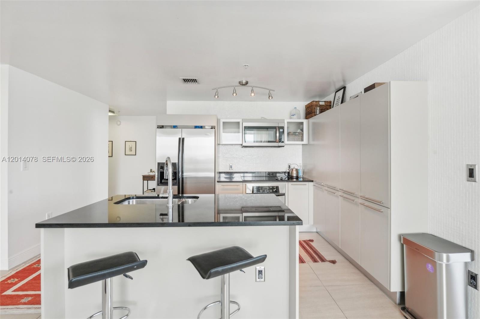 QUANTUM ON THE BAY CONDO - Residential Lease