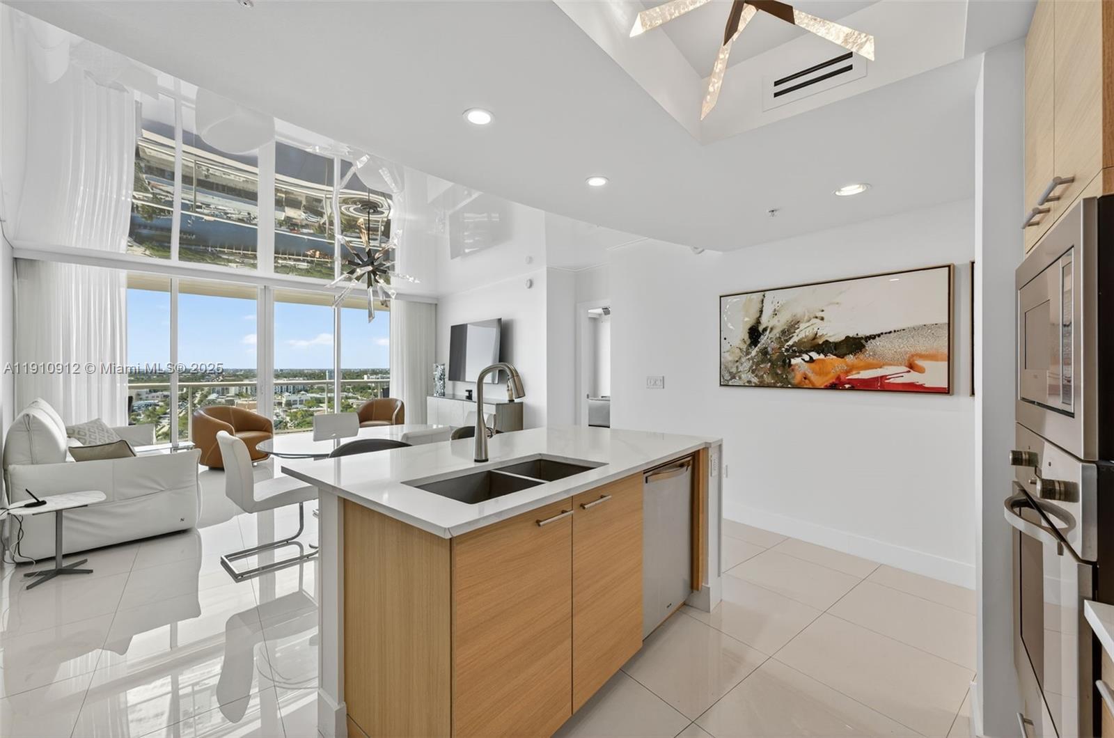 PLAZA AT OCEANSIDE (THE) - Residential