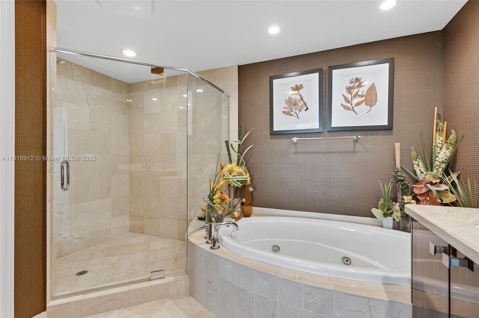 PLAZA AT OCEANSIDE (THE) - Residential