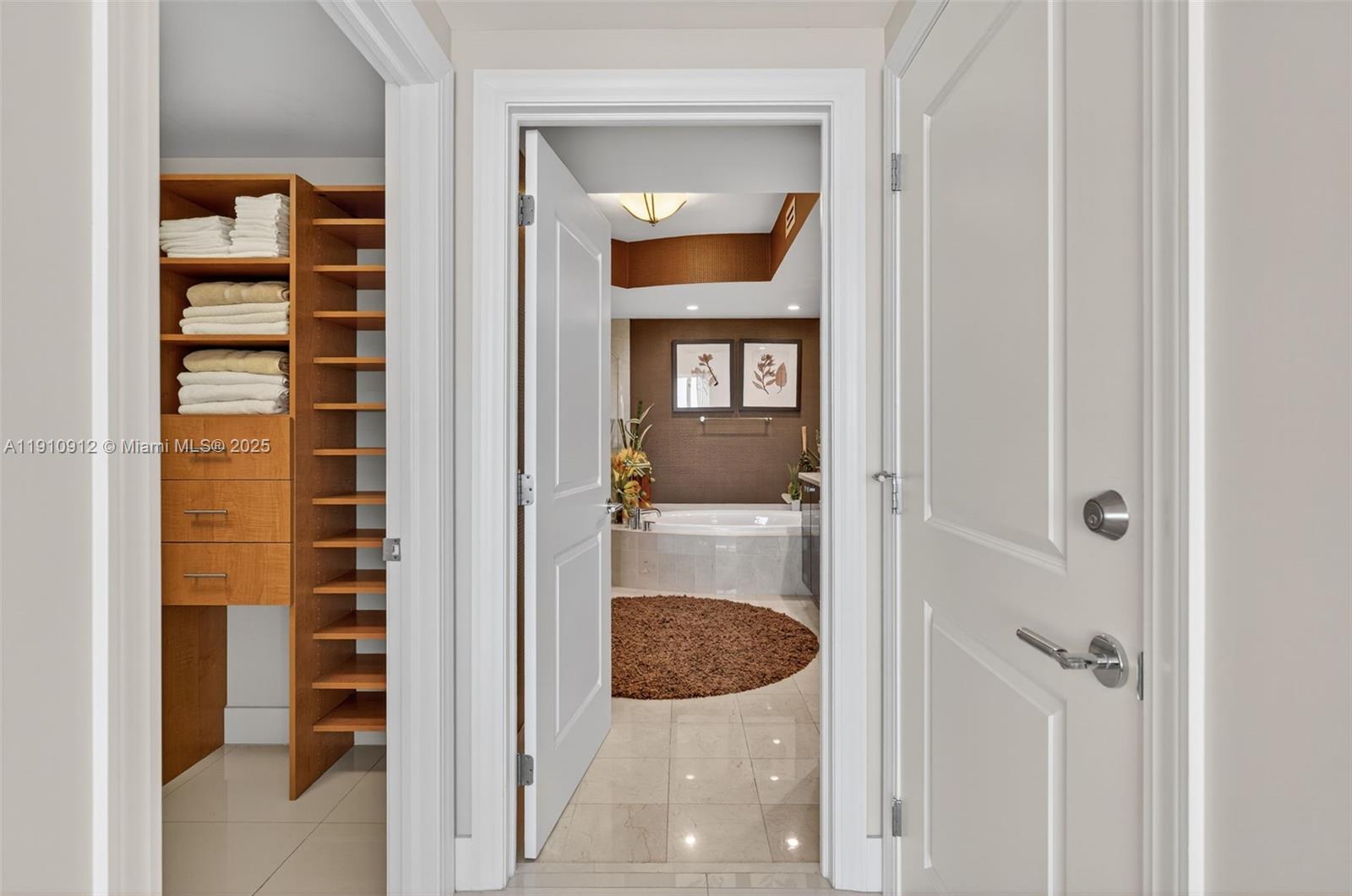 PLAZA AT OCEANSIDE (THE) - Residential