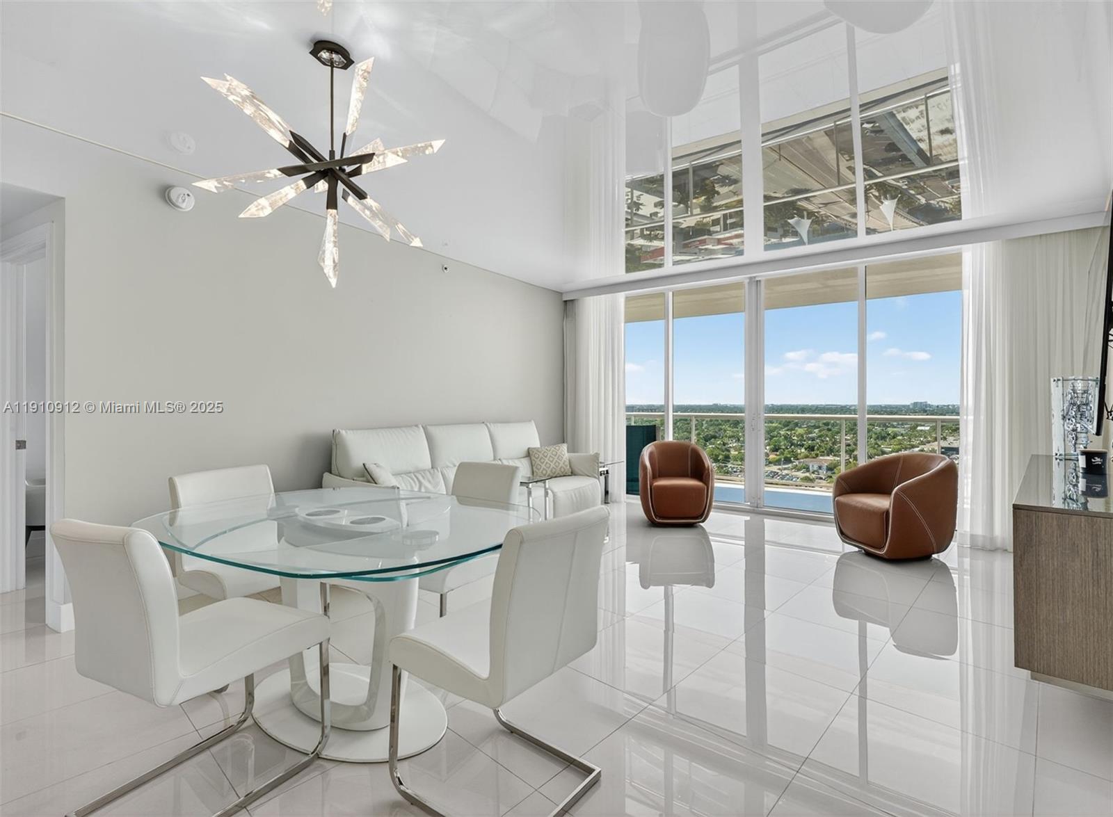 PLAZA AT OCEANSIDE (THE) - Residential