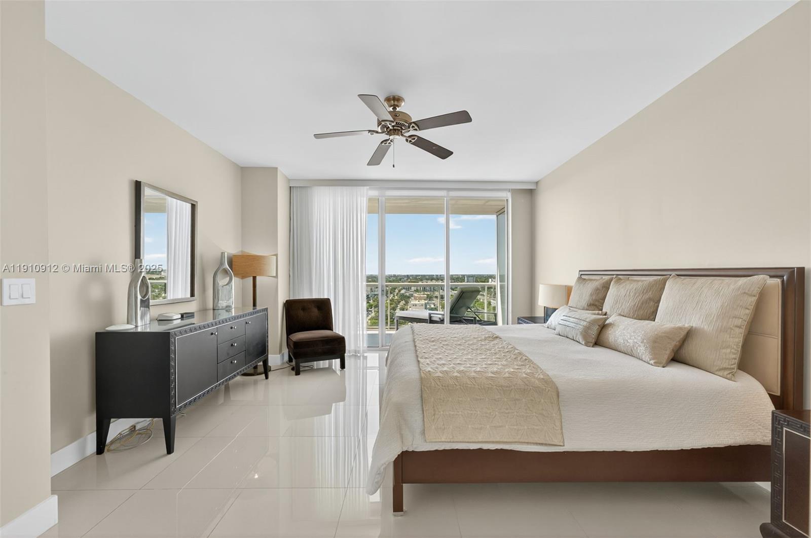 PLAZA AT OCEANSIDE (THE) - Residential