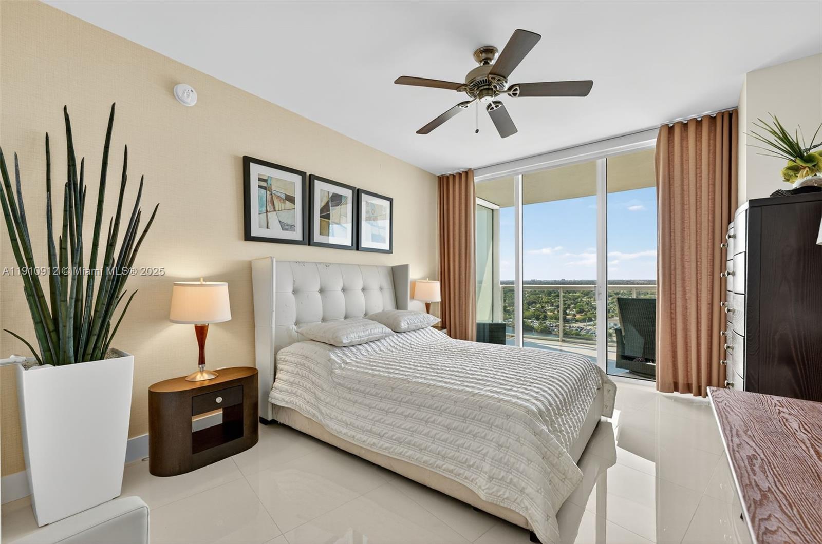 PLAZA AT OCEANSIDE (THE) - Residential