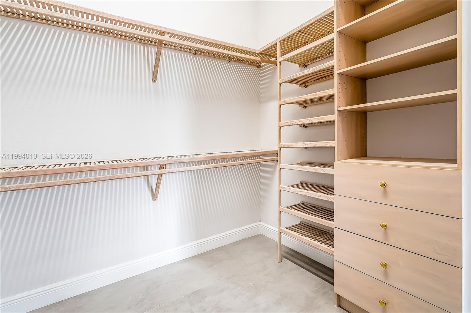 THREE ISLANDS 3RD SEC - Residential