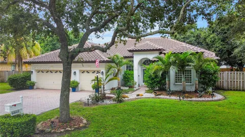 6041 Superior Blvd, Davie, FL 33331 - MLS#: A11746411