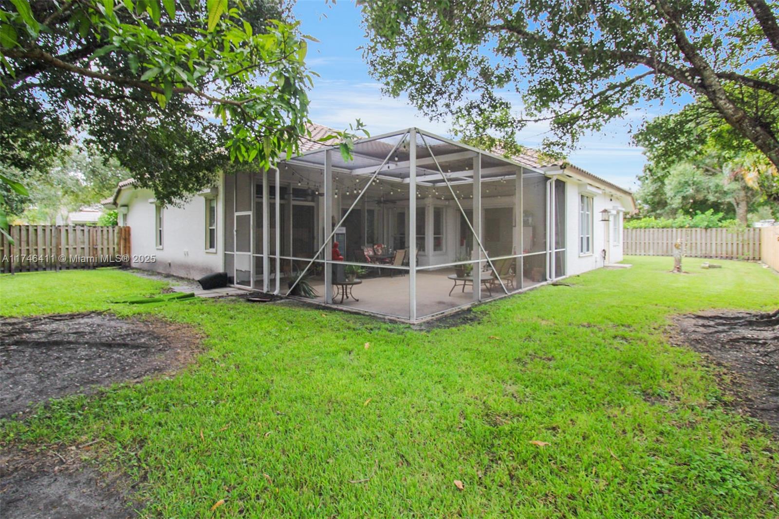 ESTATES OF STIRLING LAKE - Residential