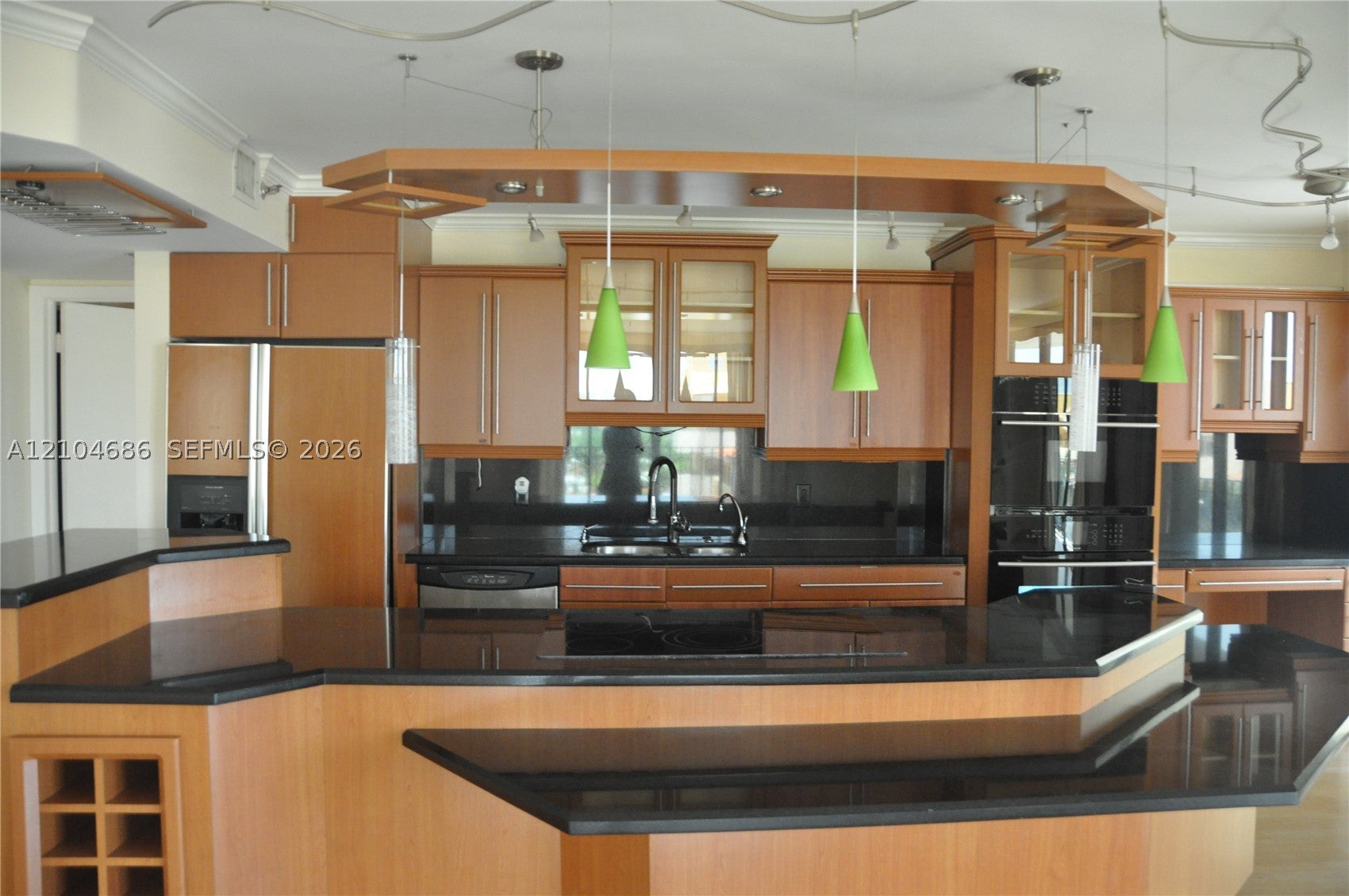 8877 Collins Ave 507