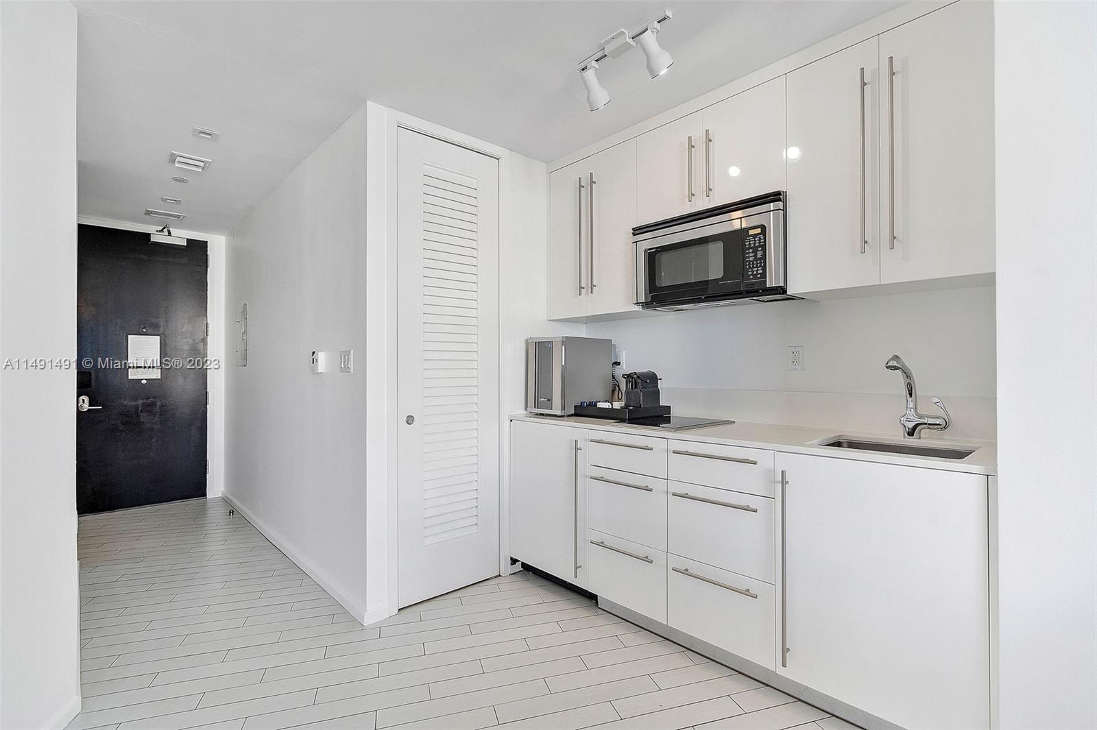 2201 COLLINS AVE CONDO - Residential