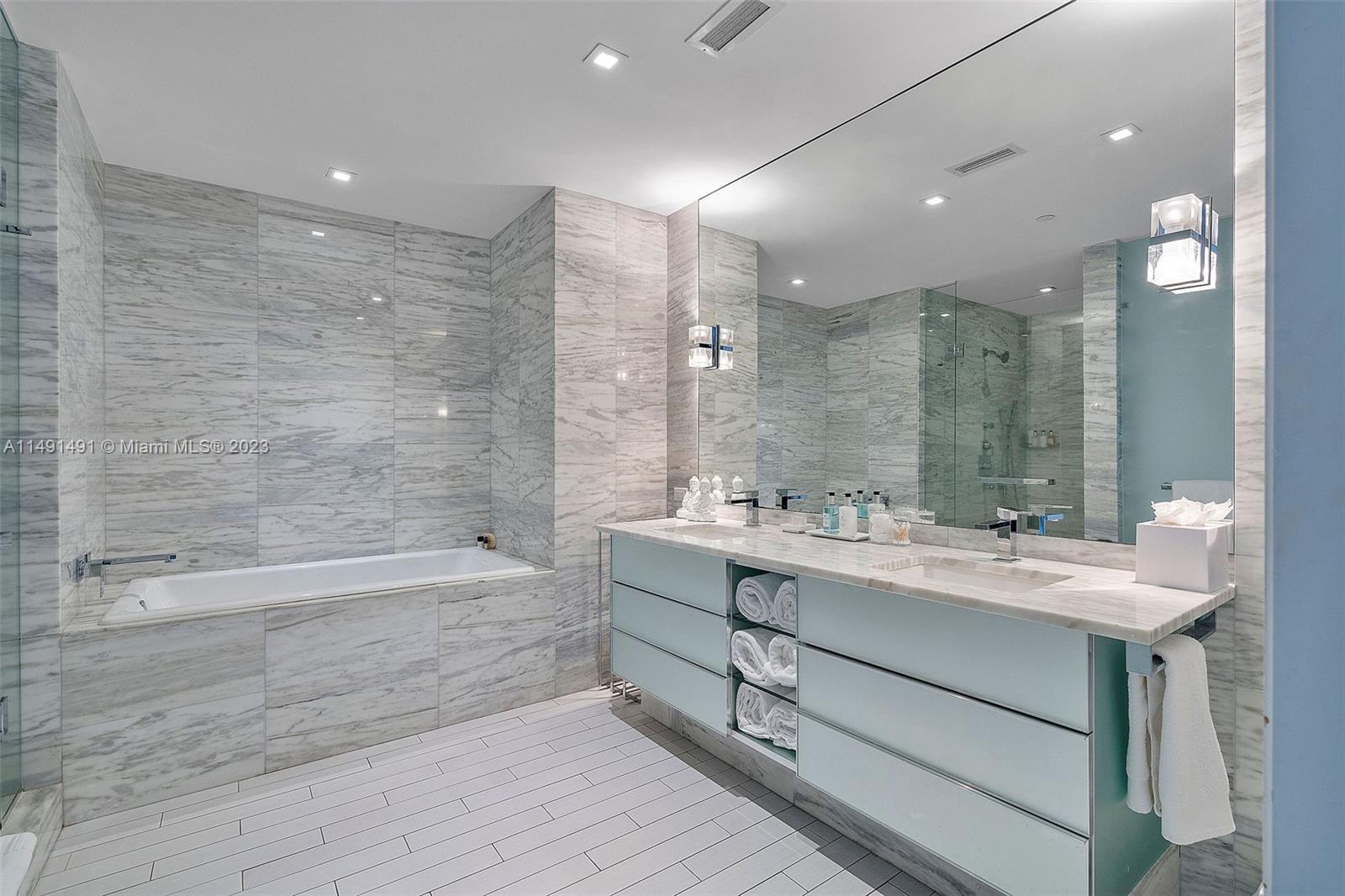 2201 COLLINS AVE CONDO - Residential