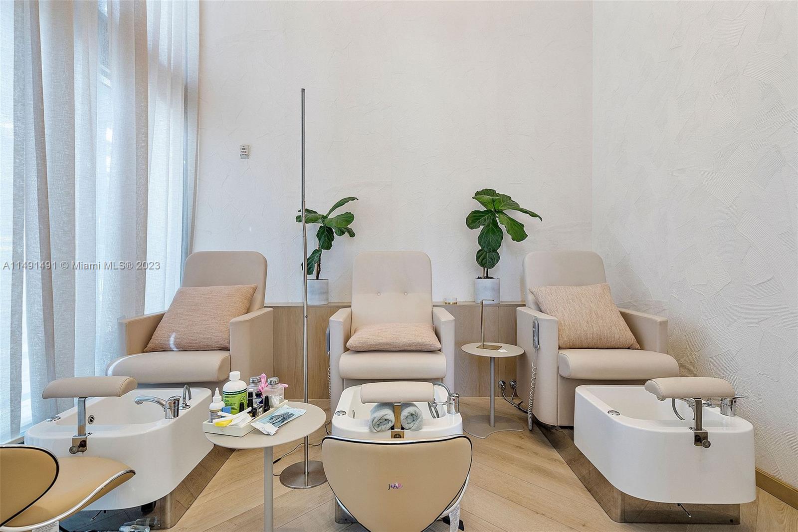 2201 COLLINS AVE CONDO - Residential