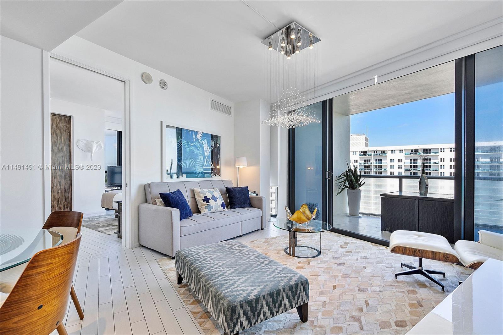 2201 COLLINS AVE CONDO - Residential