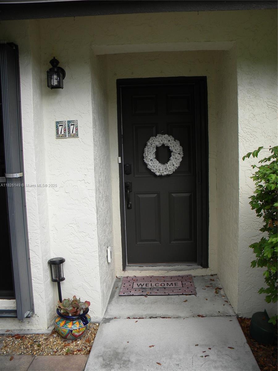 77 Via De Casas Norte, Boynton Beach, FL, 33426/$283,624 3 77 Via De Casas Norte