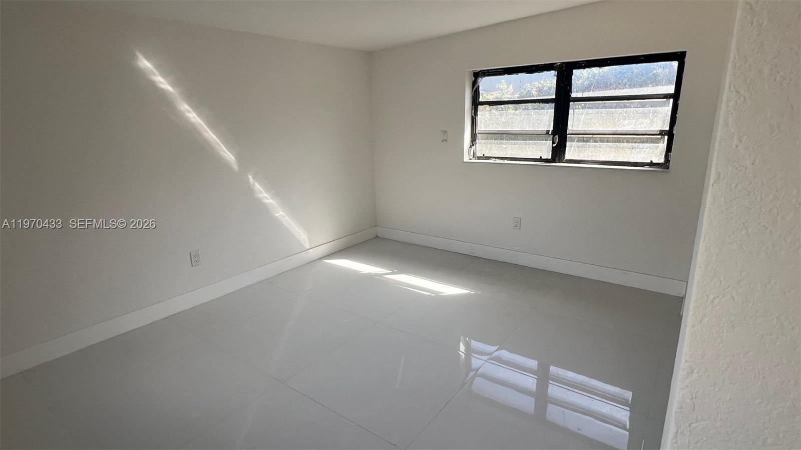 SKY LAKE - Residential