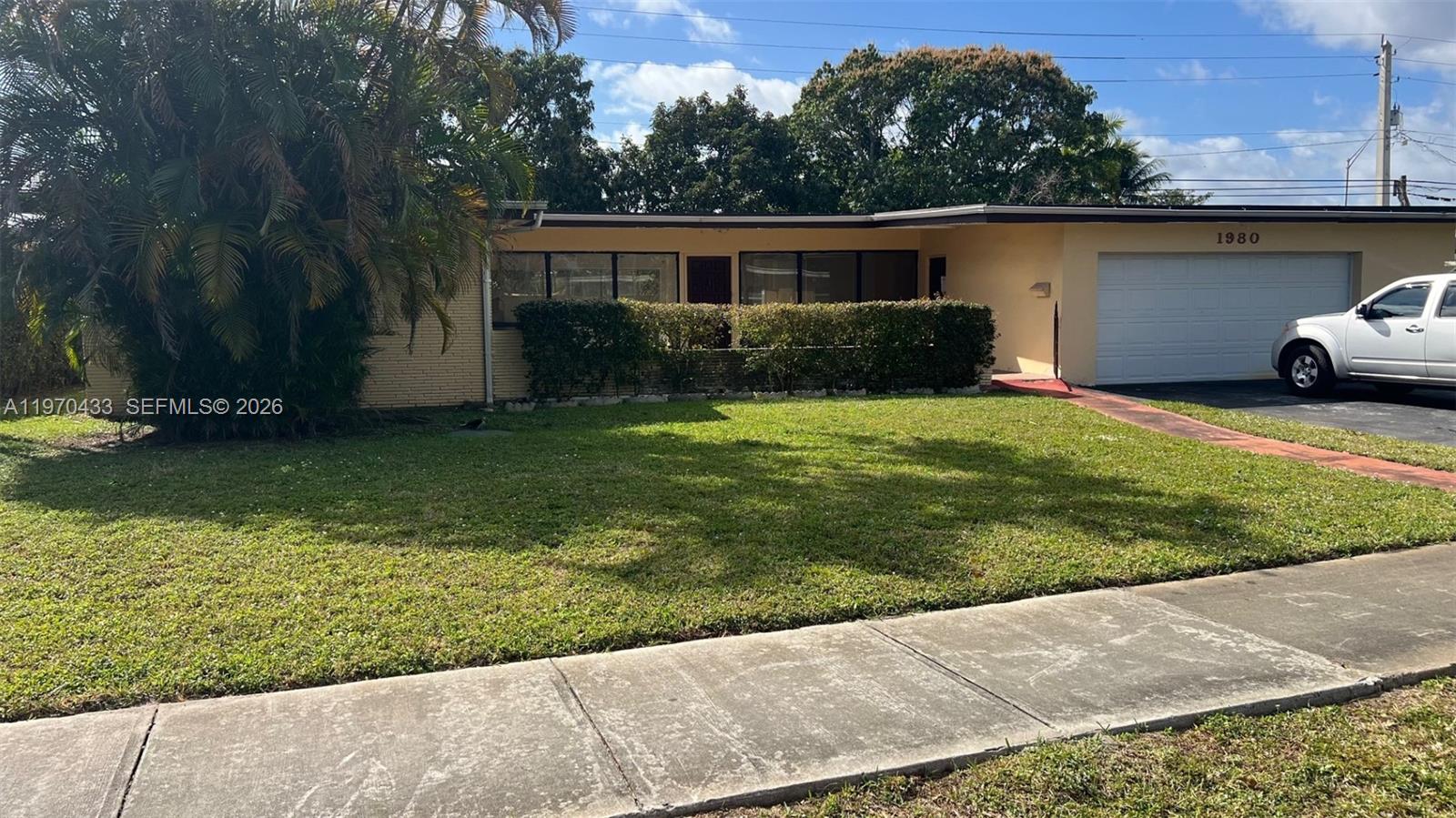 SKY LAKE - Residential