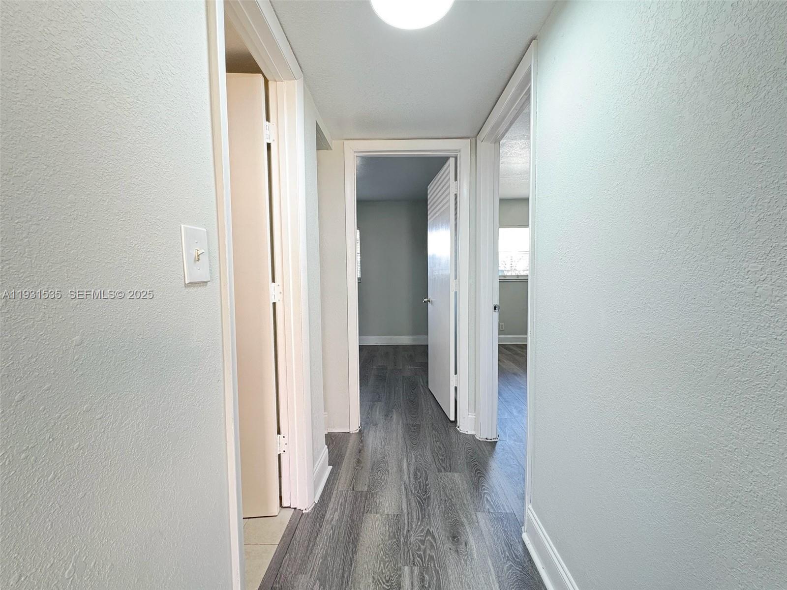 COURTS AT OAKLAND PARK - Residential Lease