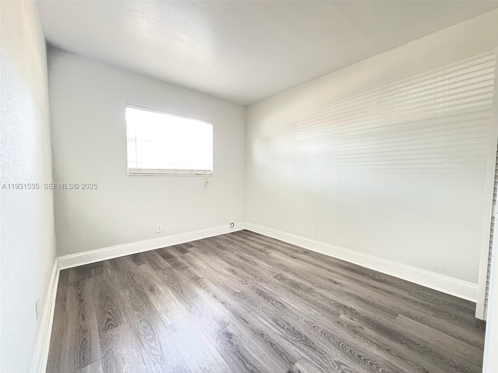 COURTS AT OAKLAND PARK - Residential Lease