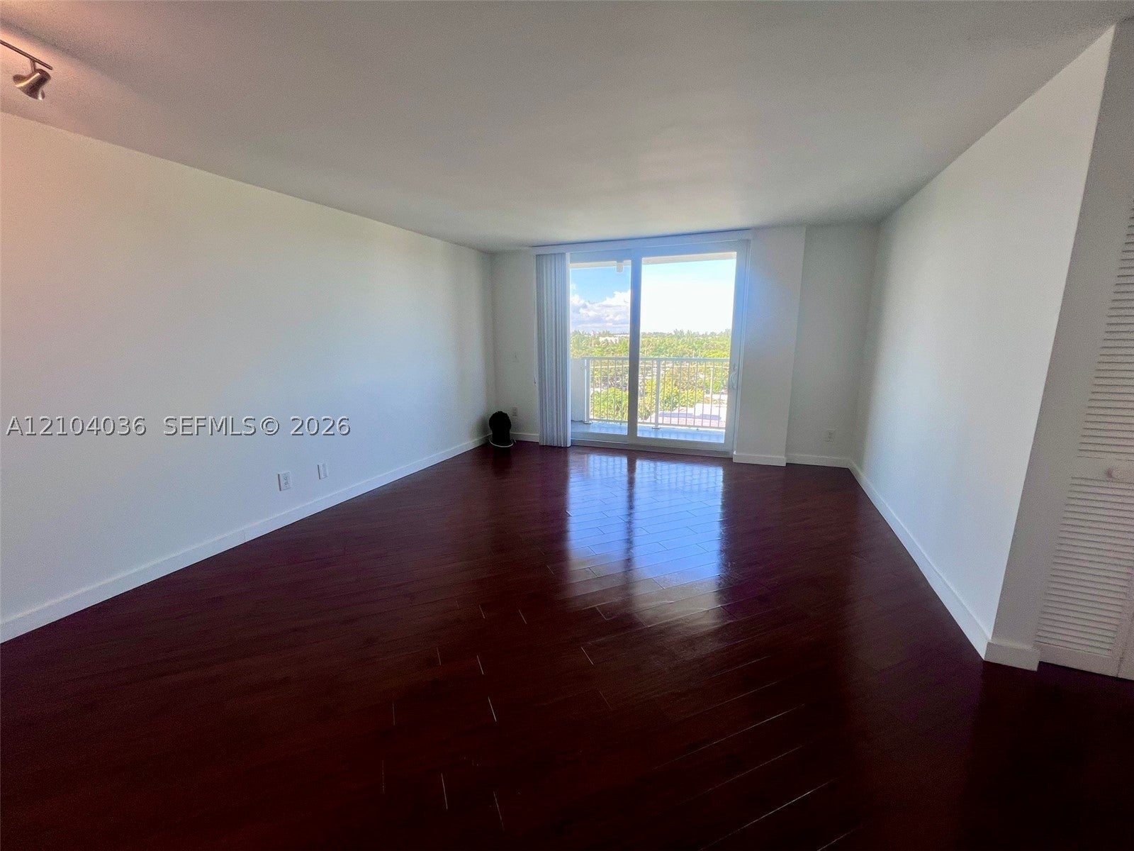 2020 NE 135th St 810