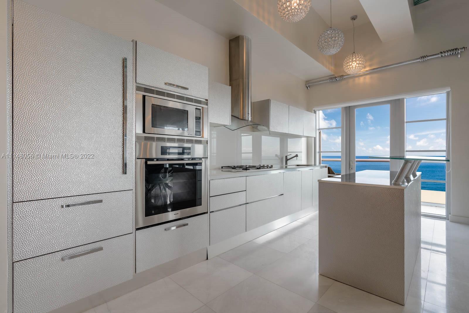 THE CARIBBEAN CONDO - Residential