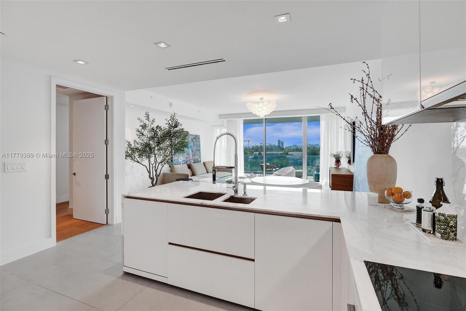 OCEANA BAL HARBOUR CONDO - Residential