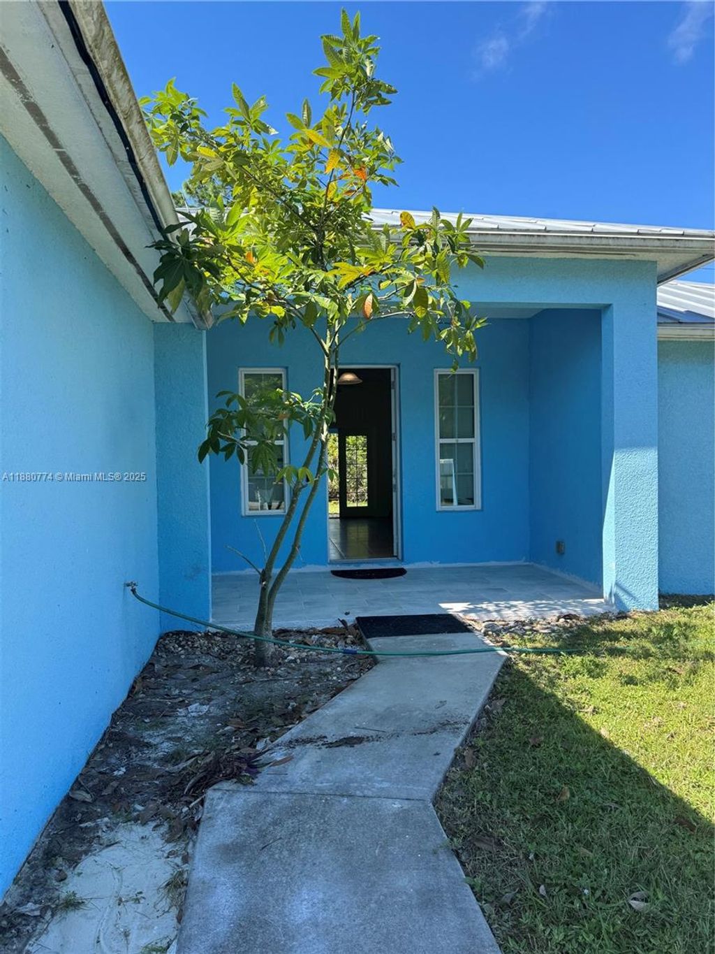 Photo of 1855 SW 17th Ave SW, Vero Beach, FL 32962 (MLS # A11880774)