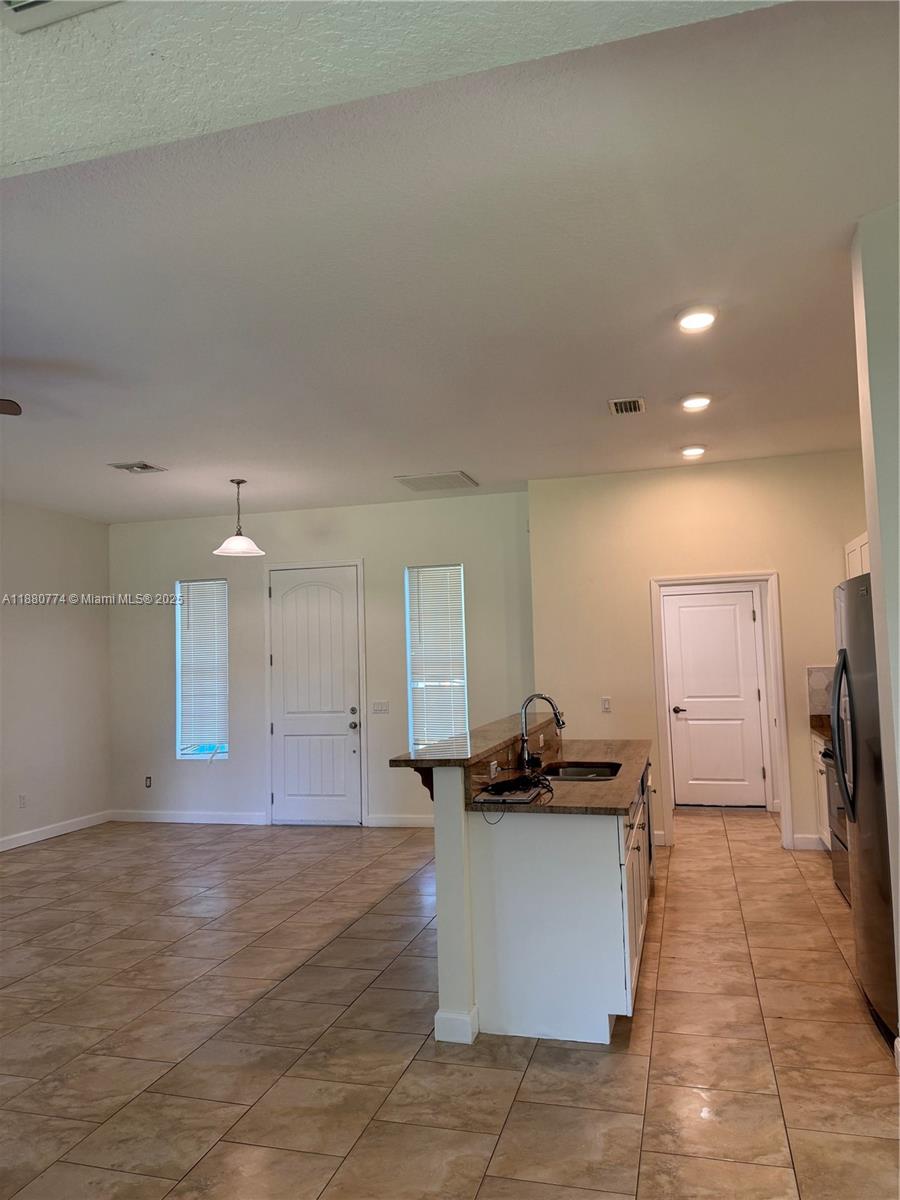 VERO BEACH HIGHLANDS UNIT - Residential Lease