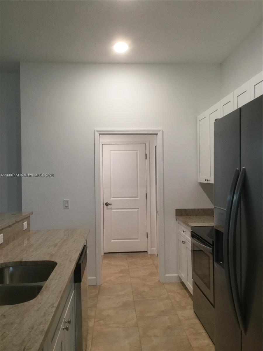 VERO BEACH HIGHLANDS UNIT - Residential Lease