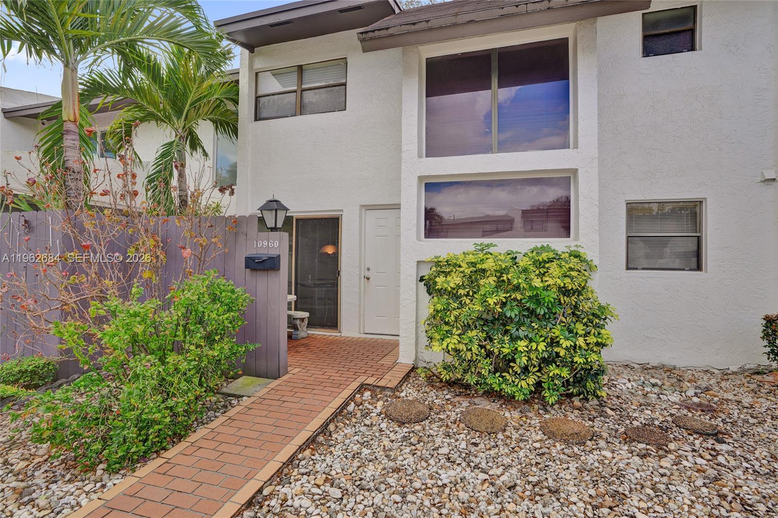 SNAPPER CREEK TOWNHOUSE S - Residential