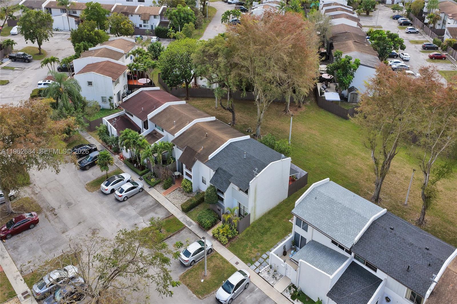 SNAPPER CREEK TOWNHOUSE S - Residential