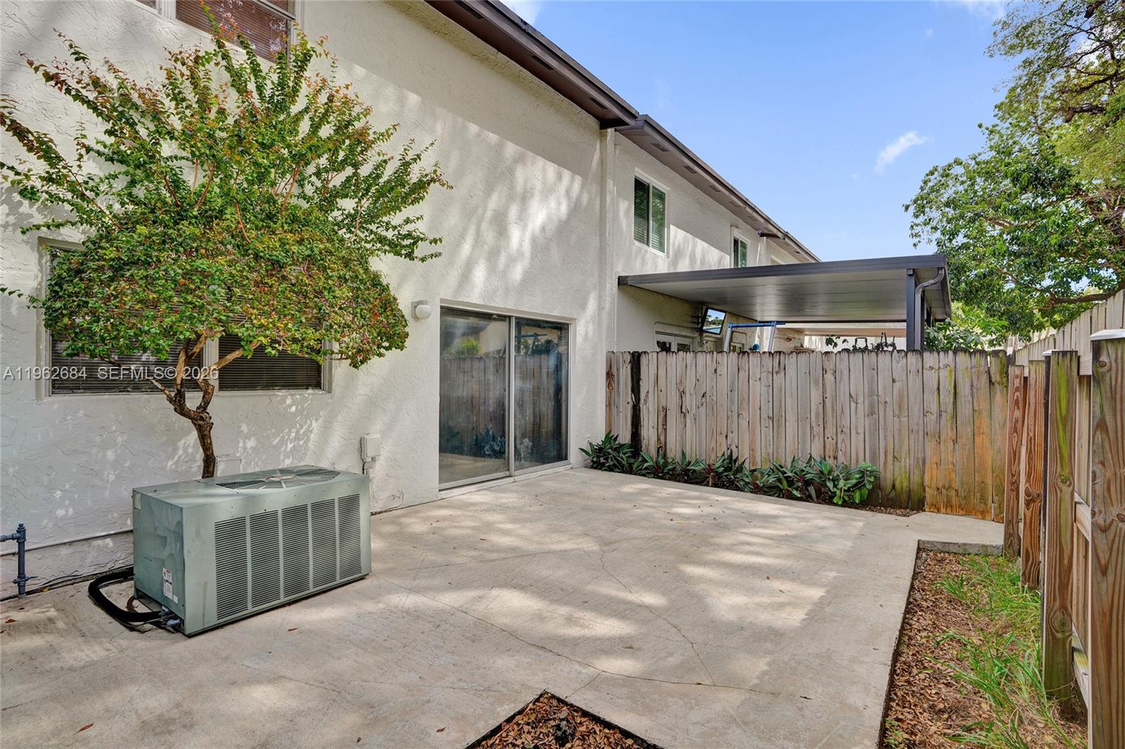 SNAPPER CREEK TOWNHOUSE S - Residential