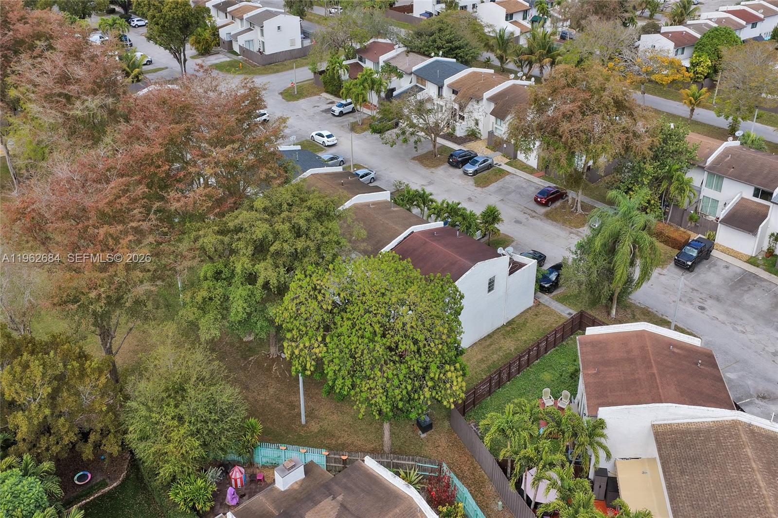 SNAPPER CREEK TOWNHOUSE S - Residential