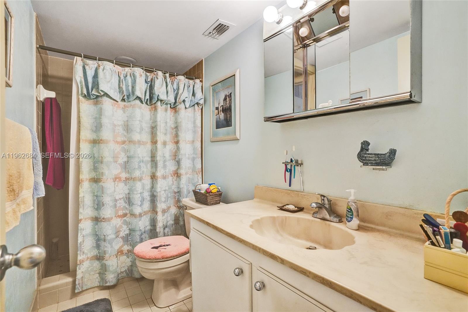 SNAPPER CREEK TOWNHOUSE S - Residential