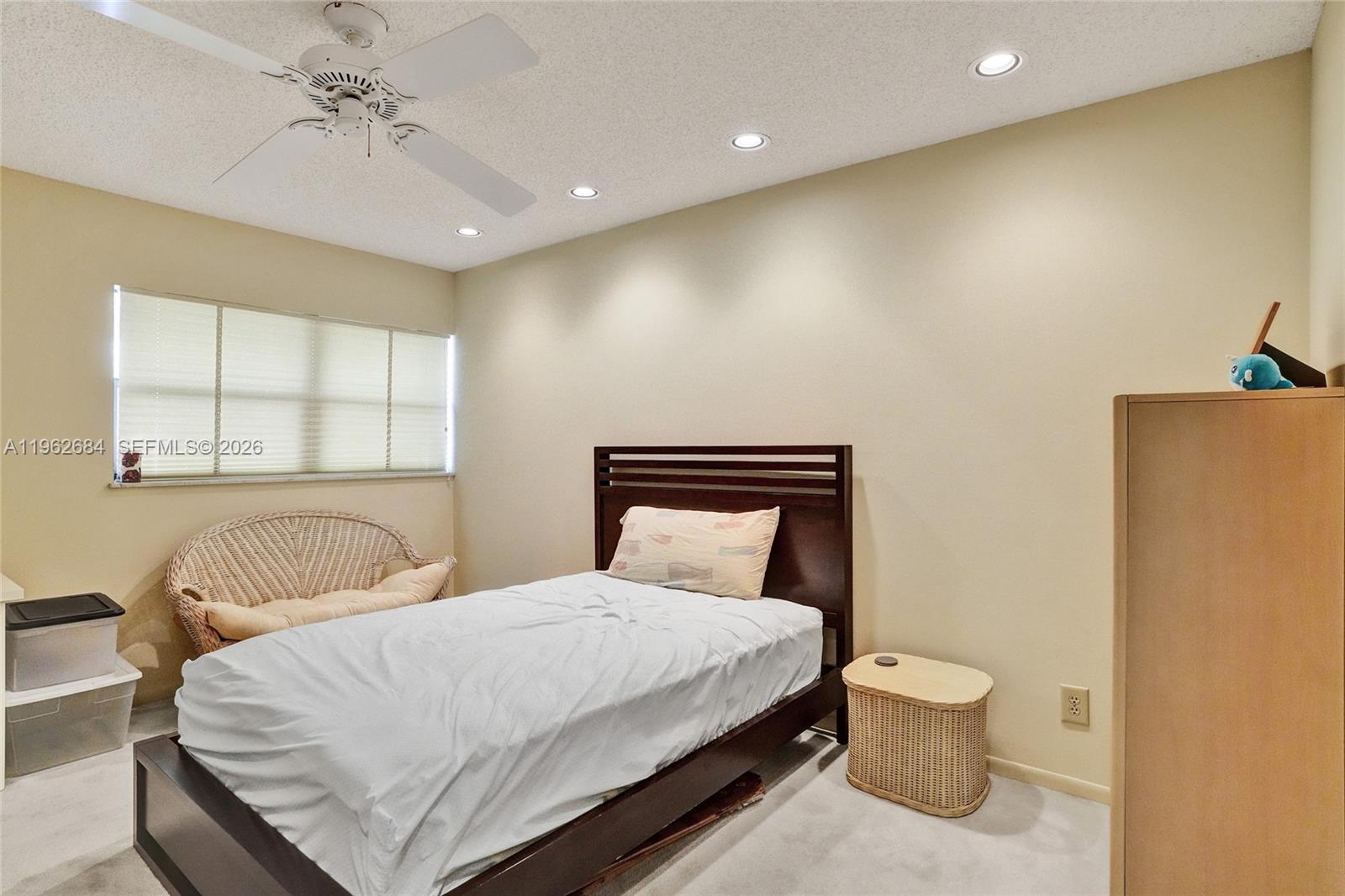 SNAPPER CREEK TOWNHOUSE S - Residential