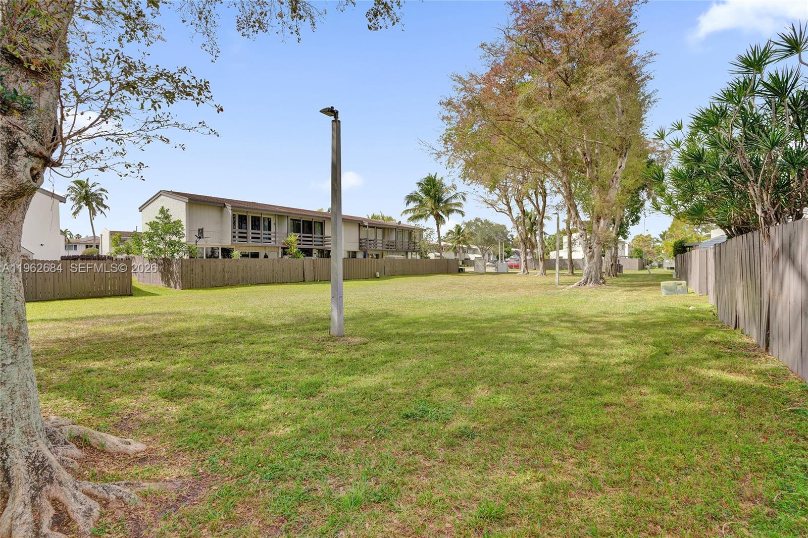 SNAPPER CREEK TOWNHOUSE S - Residential