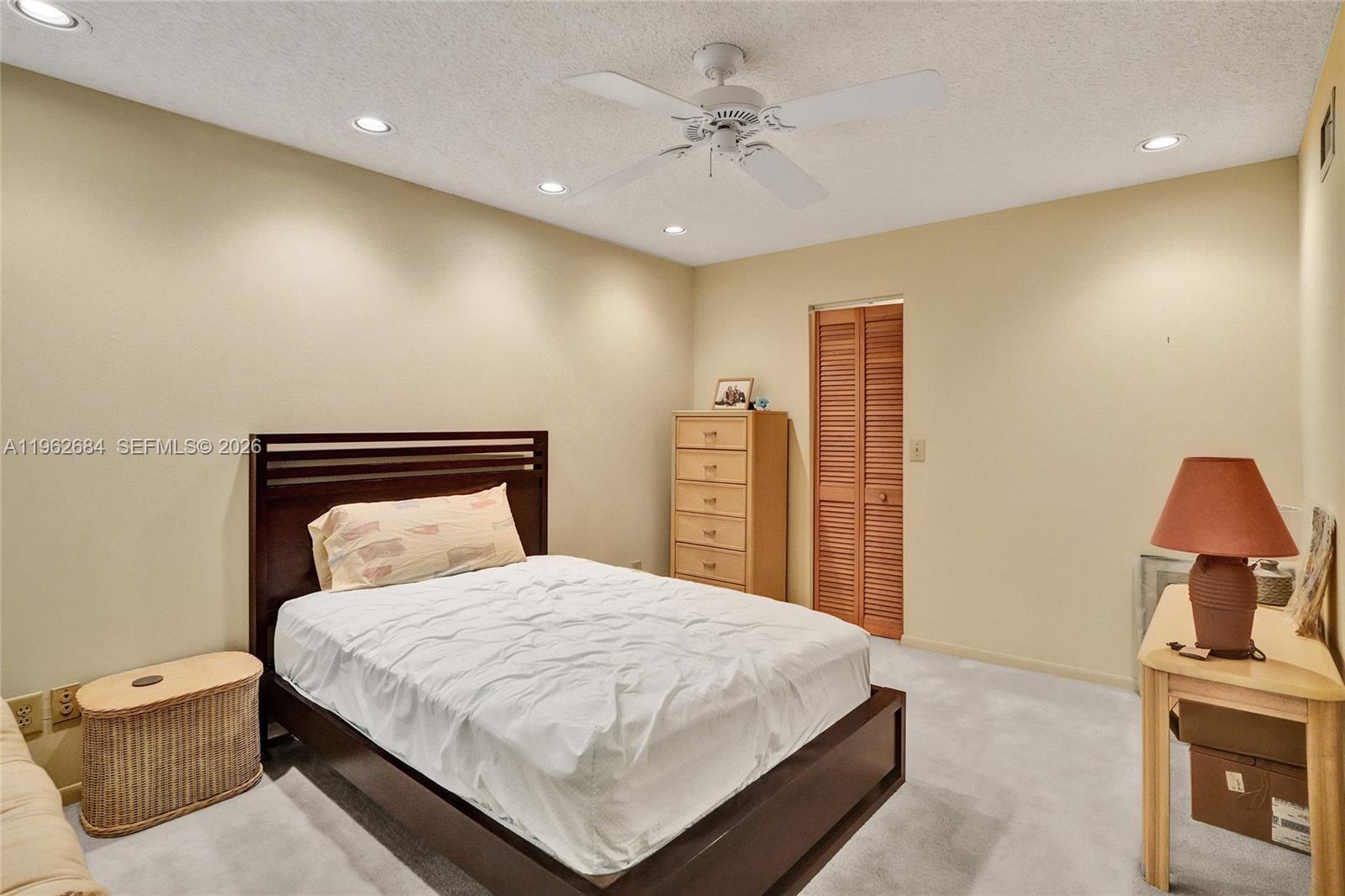 SNAPPER CREEK TOWNHOUSE S - Residential