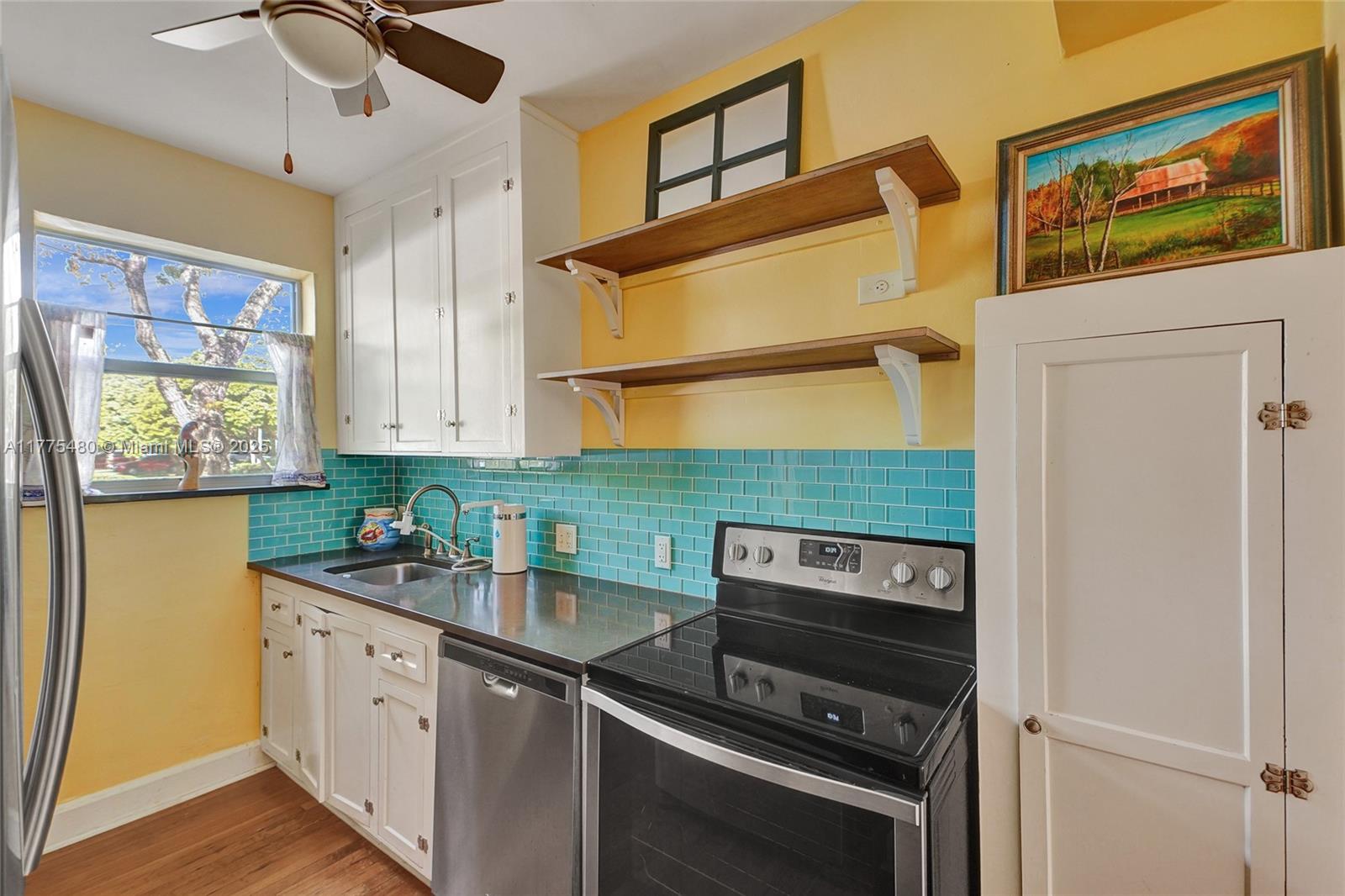 421 Grand Concourse 1, Miami Shores, FL, 33138/$274,000 4 421 Grand Concourse 1