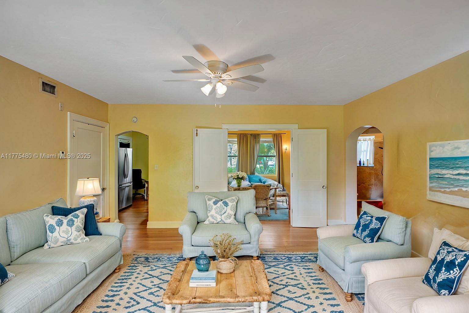 421 Grand Concourse 1, Miami Shores, FL, 33138/$274,000 3 421 Grand Concourse 1