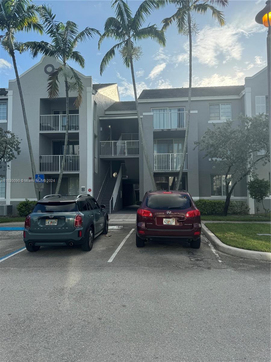 720 Sw 111th Ave 307, Pembroke Pines, Miami-Dade County, Florida - 2 Bedrooms  
1 Bathrooms - 