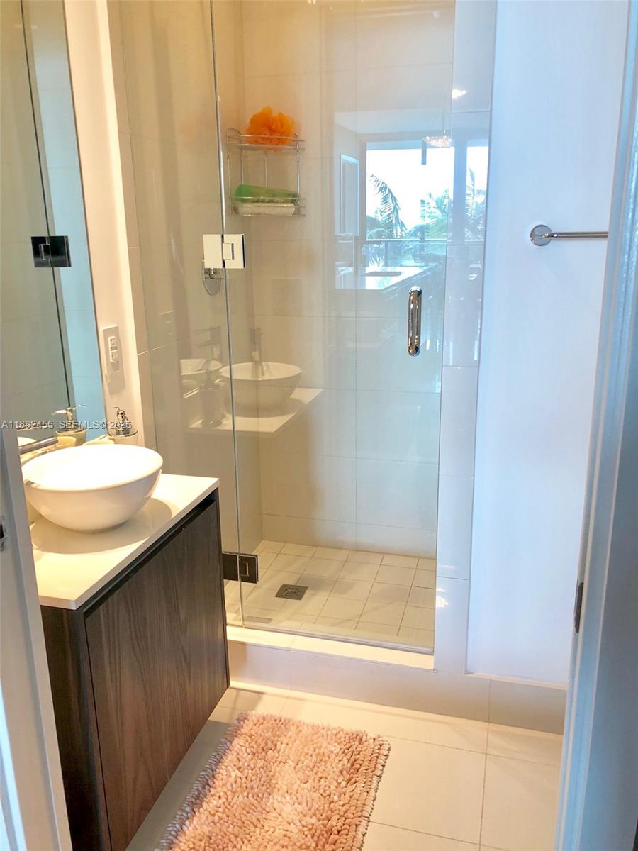 GRAN PARAISO CONDO - Residential