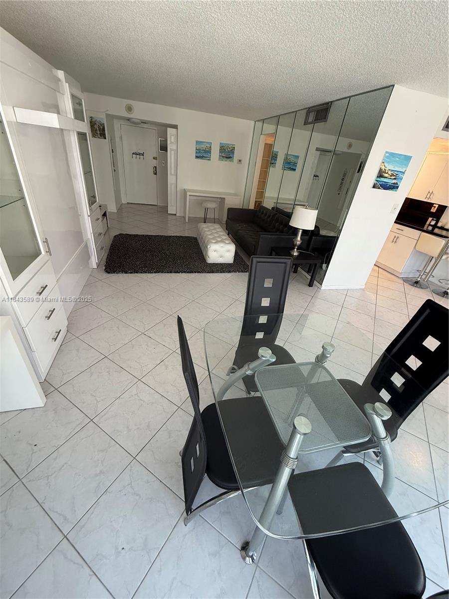 WINSTON TOWERS 400 CONDO - Residential