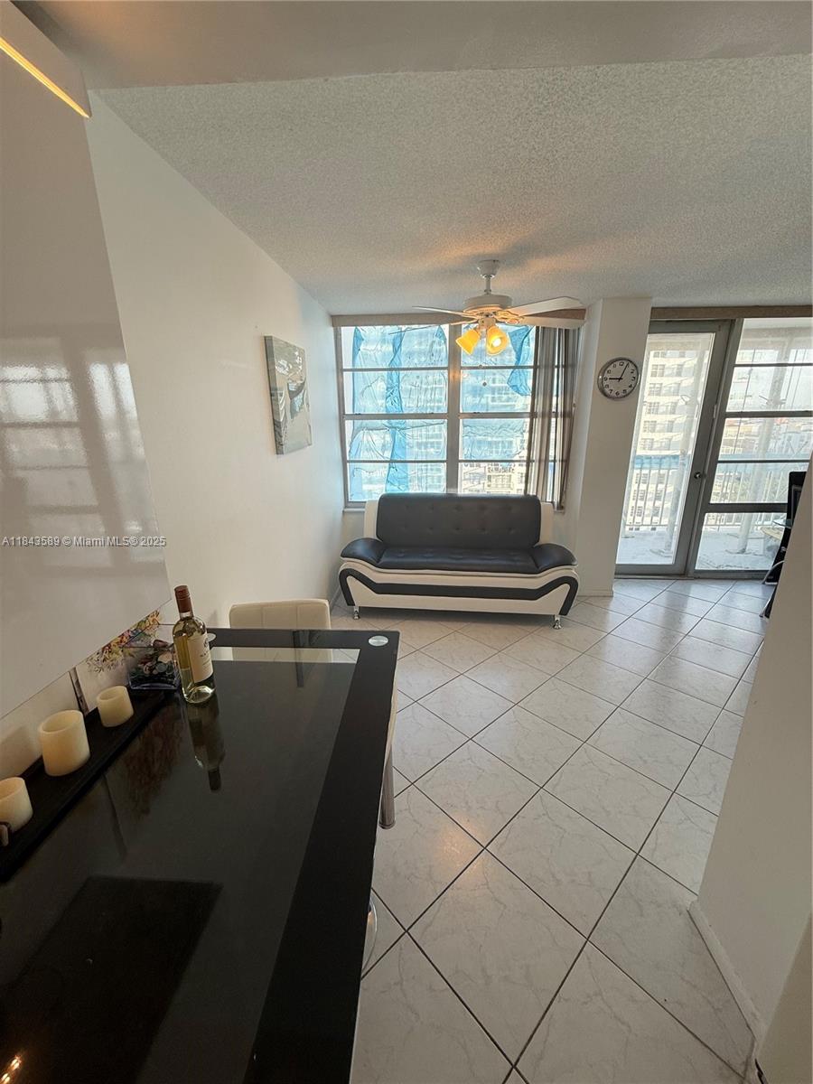 WINSTON TOWERS 400 CONDO - Residential