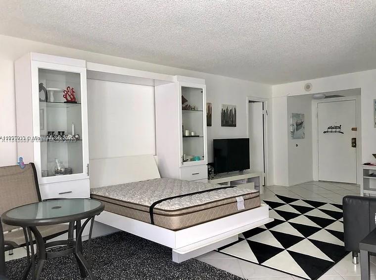 WINSTON TOWERS 400 CONDO - Residential