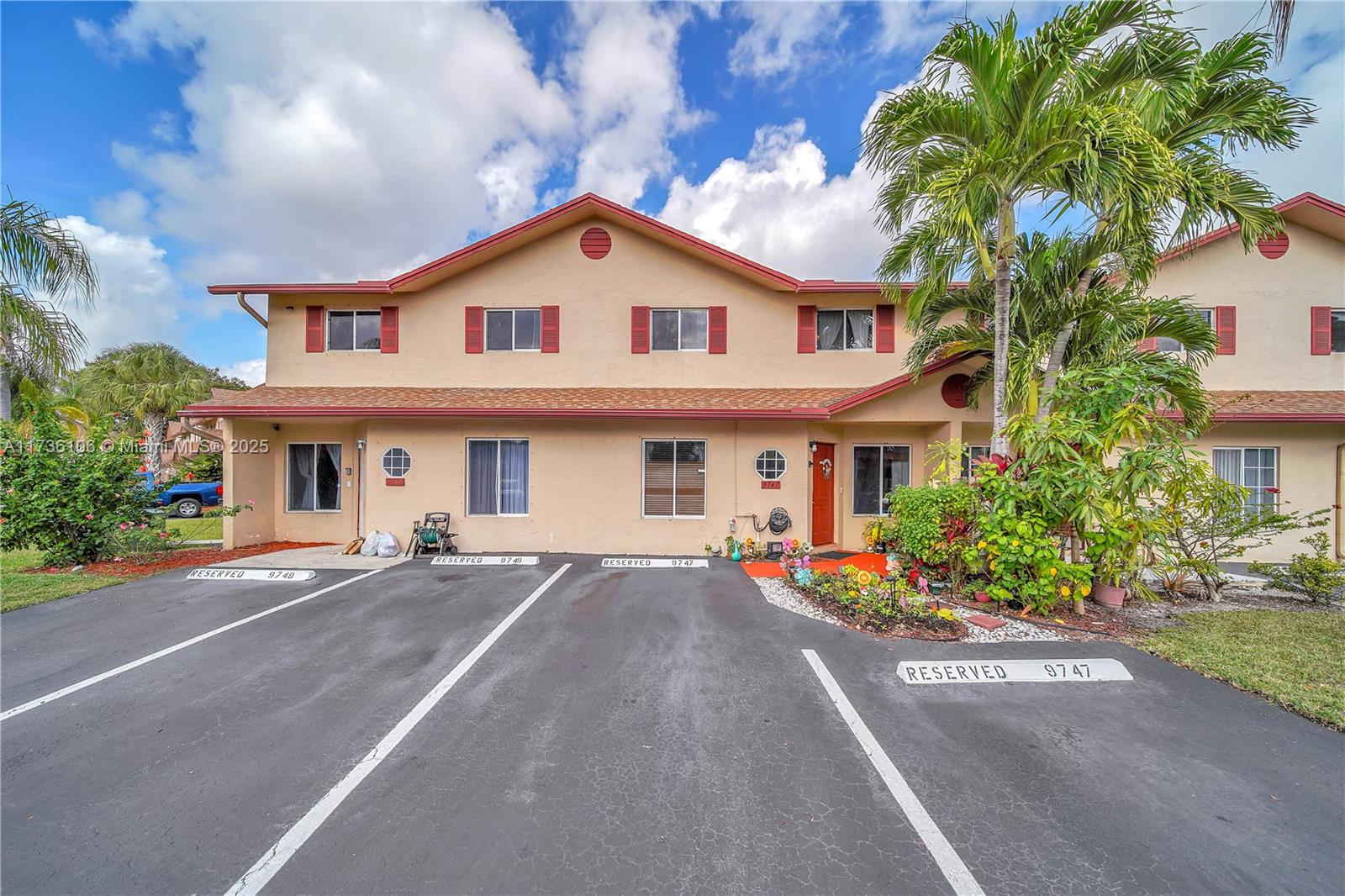Property for Sale at 9747 Nw 37th St 9747, Sunrise, Miami-Dade County, Florida - Bedrooms: 3 
Bathrooms: 3  - $390,000