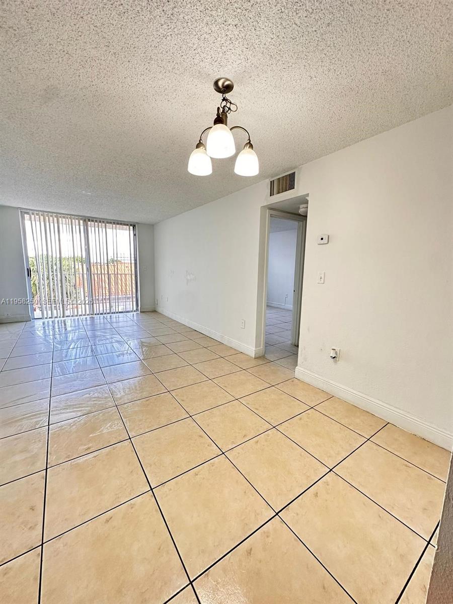 BAYVIEW PALMS CONDO - Residential Lease