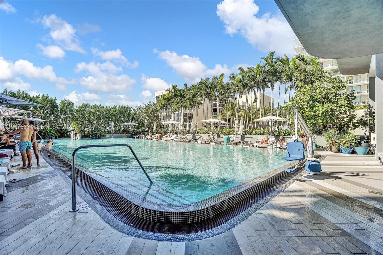 3401 MIDTOWN CONDO - Residential