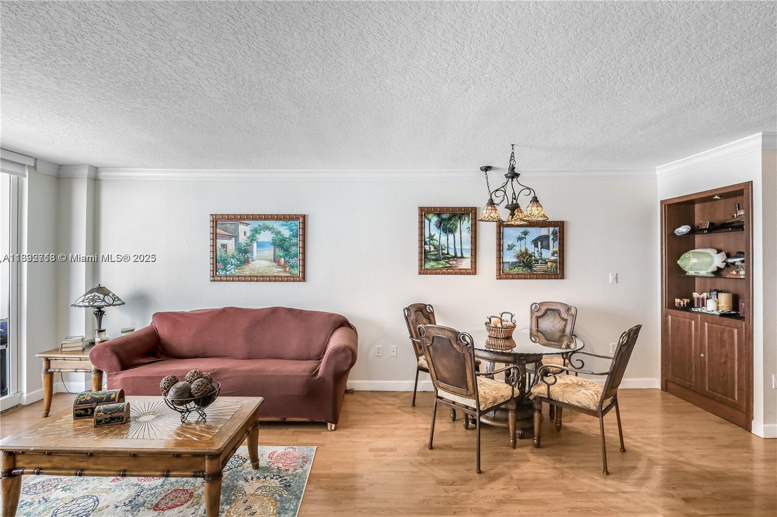 6917 Collins Ave 812